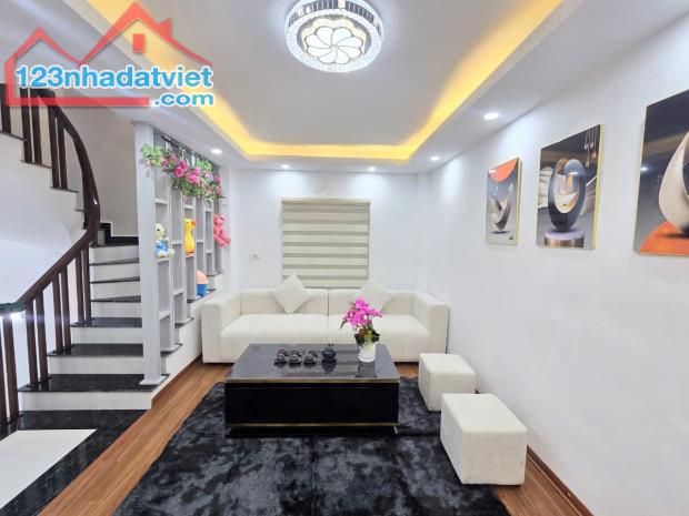 Bán nhà Vĩnh Quỳnh, Thanh Trì diện tích 40m2, 4 tầng MỚI ĐẸP LONG LANH - 1