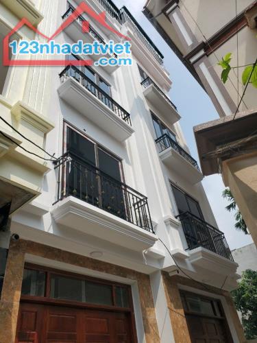 Nhà mới 5 tầng mặt đường 422B, Ngã Tư Canh giá 5,3x tỷ,có hỗ trợ bank, đi Mỹ Đình 7p