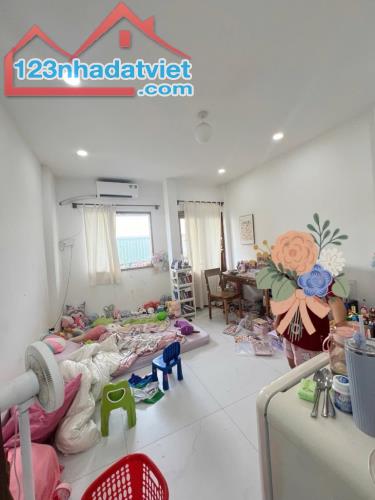 HƯƠNG LỘ 2- 2 TẦNG ,NGANG 8M –SÁT BỆNH VIỆN BÌNH TÂN-70M2 – NHỈNH 3 TỶ - 4