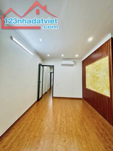 Nhà đẹp Tam Trinh Mai Động, 1 bước ra phố , Full nội thất, 35m², 6.1 tỷ - 3