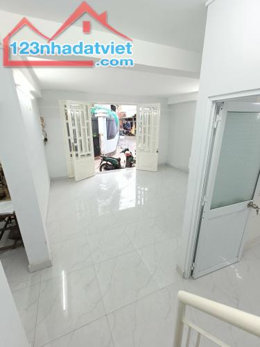 BÁN NHÀ QUẬN BÌNH TÂN_ SÁT MT TỈNH LỘ 10_ 45M2 CHỈ 3,7 TỶ