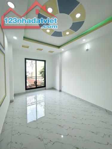 Bán Nhà Hẻm Bình Thạnh - 4 Tang-4 PN-61m2- Giá 7,8 Tỷ - 1