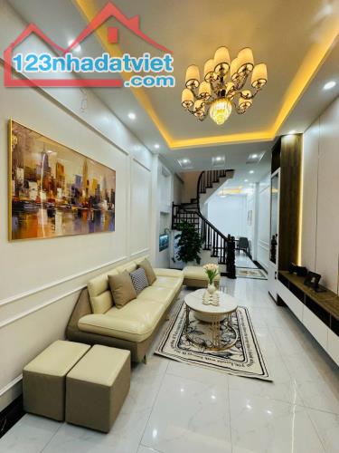 BÁN NHÀ PHỐ TRƯƠNG ĐỊNH 40M2 , MT 3.3M. GIÁ 7.25 TỶ. ĐẸP LUNG LINH