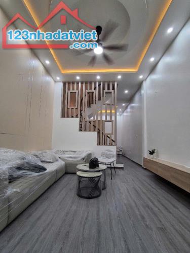 BÁN NHÀ PHỐ NGUYÊN HOÀNG DT 54M2 X 4 TẦNG X MT 4.1 GIÁ 9 TỶ