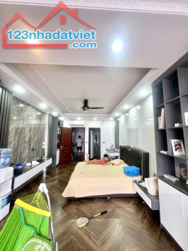 Bán nhà phố Hoàng Mai. Diện tích 60m2, 6 tầng thang máy, kinh doanh, giá 12 tỷ - 3