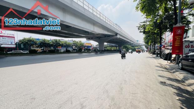 Tòa Building Mặt Phố Hoàng Quốc Việt - Cầu Giấy 200m2, Mặt Tiền Khủng, Vị Trí Vàng - 1