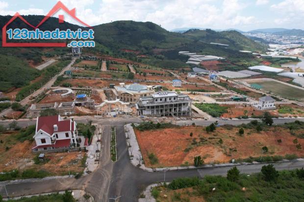 Bán đất biệt thự Đà Lạt giá rẻ nhất dự án, đường chính 16m, view đồi thông KĐT Vạn Xuân - 2