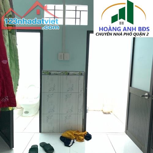 Bán gấp nhà mặt phố MTKD _ Chưa đến 52 tr/m2 _ Đường Lê Văn Thịnh, Quận 2 _ trệt 2 pn 1 wc - 4