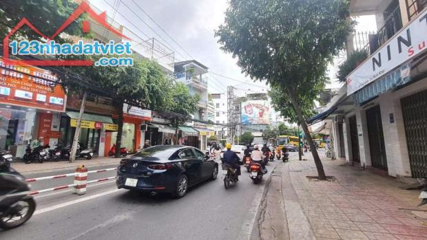 Bán Nhà 3 tầng mặt tiền đường Nguyễn Thị Minh Khai dt: 49m2. Giá bán 8,7 Tỷ (thương lượng)