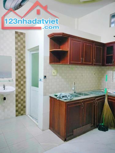 263💥CHO THUÊ Nhà 2 PN . KDC Đối Diện BV Nhi Đồng, Bình Thuỷ

💰 GIÁ CHỈ : 4 triệu/ - 2