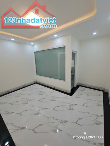 HOÀ BÌNH QUẬN 11- XE HƠI ĐỖ CỬA - 72M2- NGANG HƠN 5M- SỔ MỚI HOÀN CÔNG. 11TỶ - TL