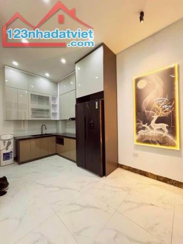 CHỈ 5 TỶ - 100M2 CC NGUYỄN VĂN HUYÊN - LÔ GÓC - 3 NGỦ - SLOT Ô TÔ - 0983458219 - 1