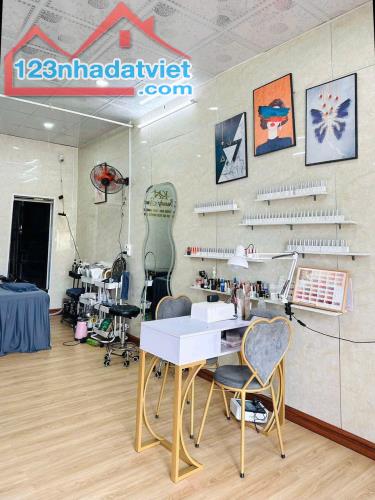 Sang tiệm Nail tại 206 Nguyễn Tất Thành ,Thuỷ Phương, Huế. - 2