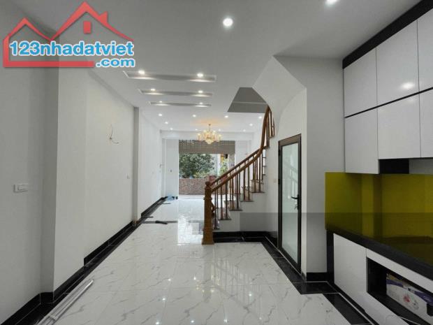 Bán nhà Tân Hội 40M 4 Tầng, 4P Ngủ, 30m ô tô đỗ, gần Lai Xá giá 4.4 tỷ - 1