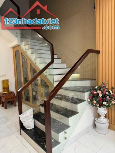 NHÀ MẶT TIỀN DĨ AN, 100M2 (5x20)M, 3 TẦNG, 4PN, ĐƯỜNG 16M, CHỈ 8.9 TỶ. - 4