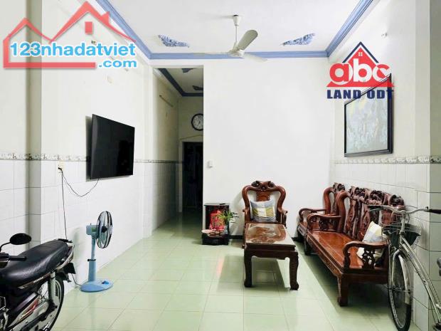 Bàn nhà 1 trệt 2 lầu D2D Thống Nhất, Biên Hòa, Đồng Nai, 72m2, giá 6 tỷ 200. - 1