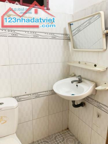 CHO THUÊ PHÒNG 1.7tr /Tháng QUẬN BÌNH THẠNH,Gần chợ Bà chiểu 200m,10m2, WC riêng. - 3