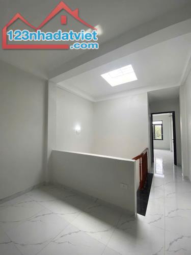 Nhà Tình Lam, Đại Thành 3Tầng*55m2. ngay chợ Tình Lam, Cầu Đại Thành, giá 3,35tỷ - 5