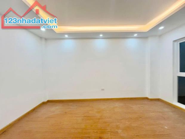 LÔ GÓC KHƯƠNG ĐÌNH - NGÕ THÔNG - KINH DOANH - Dt 36m2 5 tầng mt 5m Giá 7 tỷ - 1