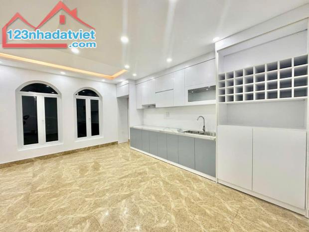 LÔ GÓC KHƯƠNG ĐÌNH - NGÕ THÔNG - KINH DOANH - Dt 36m2 5 tầng mt 5m Giá 7 tỷ - 3