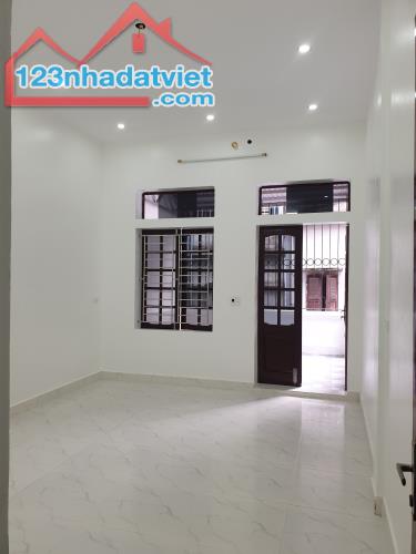 BÁN NHÀ 4.5 TỶ 3 TẦNG 84M2 ( TÂY BẮC ) MẶT ĐƯỜNG KHU Ô 20 PHÙ NGHĨA - 4