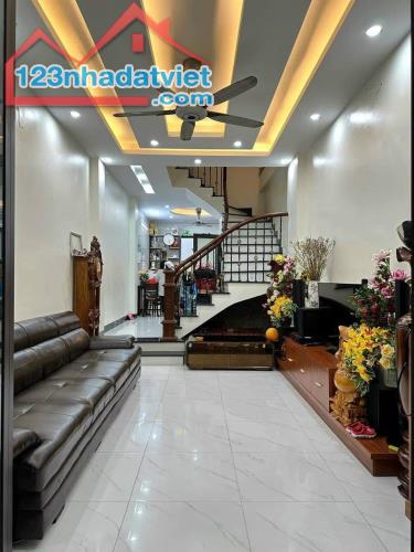 NHÀ ĐẸP THỤY PHƯƠNG - DT37 M2 - 5 TẦNG - GIÁ 4,9TỶ - BẮC TỪ LIÊM - KINH DOANH  - ĐỂ Ở - - 1