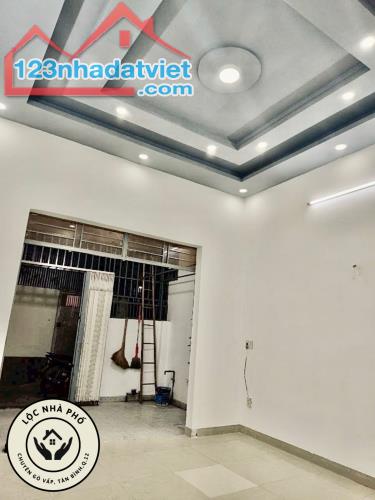 52M2, 3PN, NGAY CHỢ PHẠM VĂN BẠCH, P12 GÒ VẤP, GIÁ NHỈNH 3 TỶ - 3