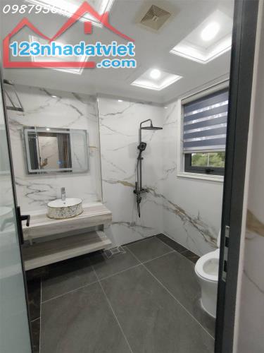 TUYỆT PHẨM NHÀ PHÚC LỢI 50M2 - 6 TẦNG - THANG MÁY - CĂN GÓC - P LÔ VỈA HÈ - 3