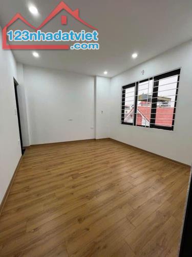 Bán nhà đường Ngọc Hồi-DT 40m2 x 4 tầng.MT 6m.NHÀ MỚI-Ô TÔ ĐỖ CỬA-GẦN PHỐ. - 2