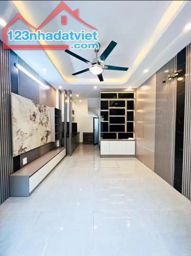 Bán nhà mới Vân Canh xây 5 Tầng, nội thất đẹp, 30m ô tô đỗ giá 4.5 tỷ