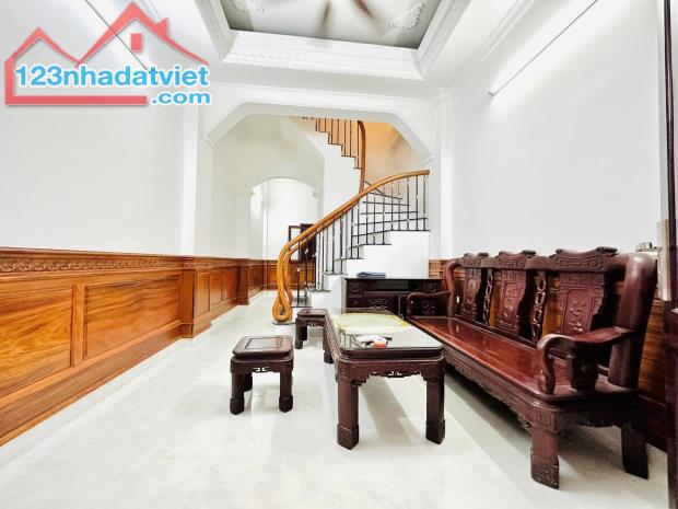 Bán nhà 5,95 tỷ tại Đường Minh Khai, Hai Bà Trưng, 43m2, 4 phòng ngủ sổ đỏ