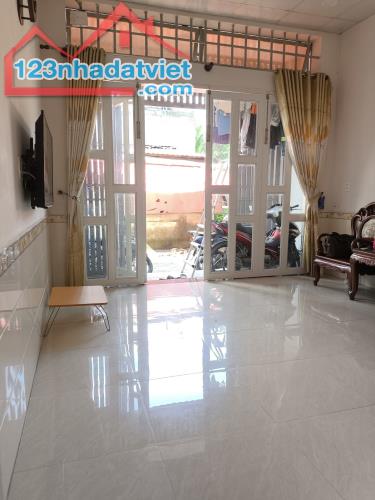 BÁN 🏘️ C4 MỚI, ĐẸP TÂN CHÁNH HIỆP - Q12  DT: (4*11) 💸💸 3TỶ -TL🌹🌹🌹 .Hẻm 5m oto đua nh - 4