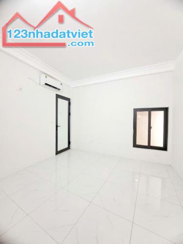 💥Nhỉnh 4 Tỷ, Nguyễn Lương Bằng, Đống Đa, Ngõ Ba Gác Tránh Thông, Gần Phố, DT 22m2 - 1