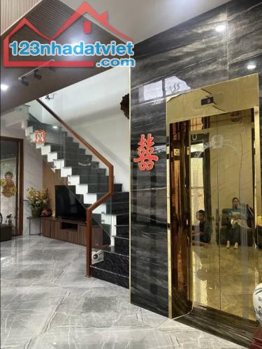 Bán nhà đẹp 4 tầng có thang máy . DT : 128m2 . Ngang 7m8 . Q Thanh Khê - 1