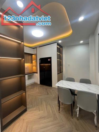 Bán nhà Phùng Văn Cung, Quận Phú Nhuận DT 52m2 giá chỉ 6.4 tỷ