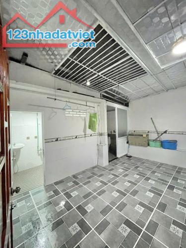 Bán Gấp Nhà ở Tân Xuân-Hóc Môn. Giá 800 Triệu. DT 90m2. Sổ Hồng Riêng. LH 0796666342 - 4