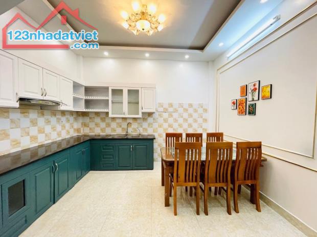 Hiếm, Chưa đến 7 tỷ, Đào Tấn, Ba Đình, Gần phố, Ngõ thông, Nhà đẹp, Kinh doanh, 40m2 - 3