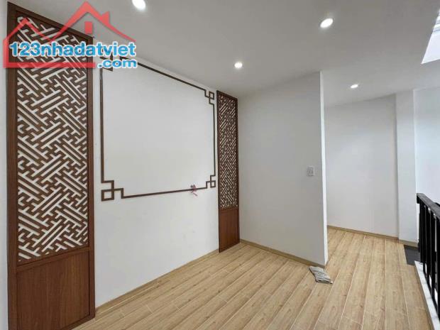 Bán nhà Khu Vực KIM ĐỒNG,40m2,NGÕ THÔNG,KINH DOANH,ĐỨNG NHÀ NHÌN RA PHỐ,CĂN GÓC,NHỈNH 7TỶ - 2