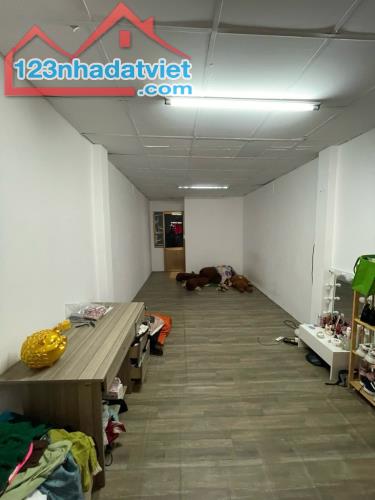 Hẻm Xe Tải 6 Mét, Bán Nhà Nguyễn Cửu Vân 47m² (3,3m x 15m), 2 Tầng, Phường 17, Chỉ 8,5 Tỷ - 4