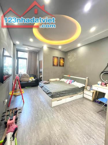 Bán Nhà Lê Trọng Tấn 88m 5T MT4m 17.8 tỷ Phân Lô Gần Phố - 1
