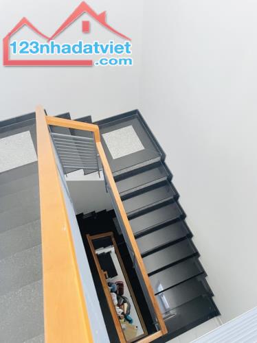 Gấp bán nhà 5 tầng, ngay phố ẩm thực Hoàng Diệu 2, Thủ Đức, dt nền 80m2, giá 88 tỷ. - 1