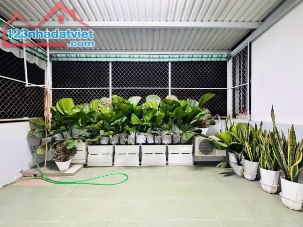 BÁN NHÀ RIÊNG MẶT TIỀN KINH DOANH ĐƯỜNG SỐ 1 DT 60M 4PN NHỈNH 8 TỶ - 4