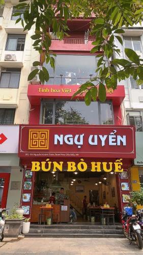 Bán gấp nhà mặt phố Nguyễn Văn Huyên 5 tầng 55m2 MT 6m thông sàn đang cho thuê 75tr/th