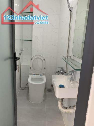 Bán nhà Phú Nhuận, đường Huỳnh Văn Bánh, 93m2, 3 lầu, HXH. Giá 7 Tỷ - 6