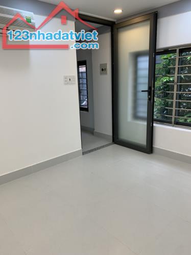 Bán nhà Phú Nhuận, đường Huỳnh Văn Bánh, 93m2, 3 lầu, HXH. Giá 7 Tỷ - 7