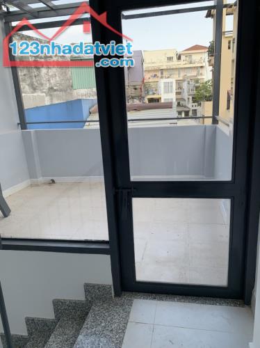 Bán nhà Phú Nhuận, đường Huỳnh Văn Bánh, 93m2, 3 lầu, HXH. Giá 7 Tỷ - 9