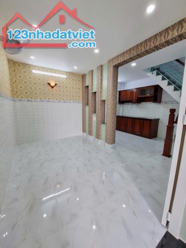 Bán Nhà Chính Chủ, 36m2, Nguyễn Khoái, P2, Q4, 1PK; 2 TOILLET; 3PN