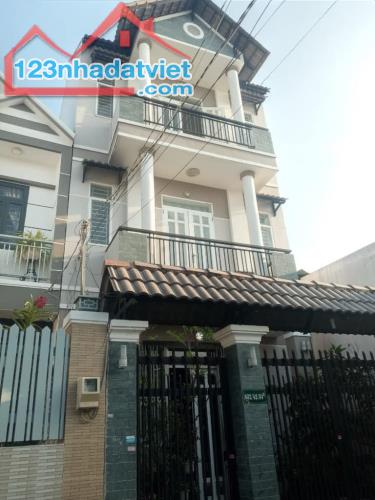 NHÀ HẺM XE HƠI 1368 LÊ VĂN LƯƠNG PHƯỚC KIỂN NHÀ BÈ.
3 TẦNG - 90m2 - 6TY3