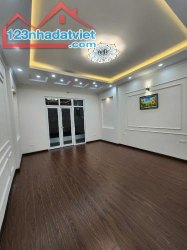 Bán nhà phố Nguyễn Lương Bằng, Đống Đa, lô góc, ngõ thông kinh doanh, DT 61m2, Nhỉnh 11 tỷ - 3