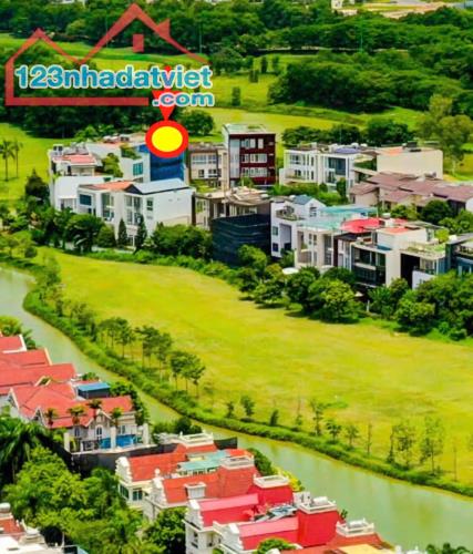 BT 370m2 x 4T view trực diện sân Golf, Khu Q - Ciputra. Giá Tốt chỉ 110 tỷ.